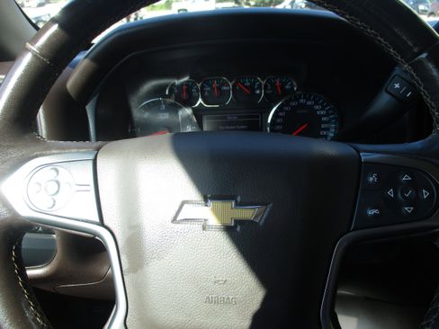 Used 2018 Chevrolet Silverado 1500 LT w/ Texas Edition image 21