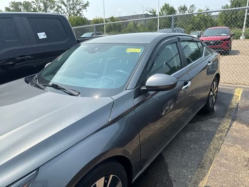Used 2022 Nissan Altima 2.5 SV FWD image 21