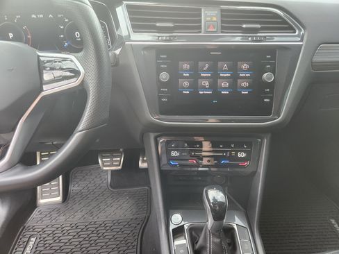 Used 2022 Volkswagen Tiguan SEL R-Line image 13