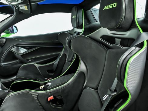 Used 2024 McLaren 750S Spider RWD image 22