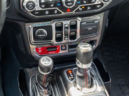 Used 2020 Jeep Wrangler Unlimited Rubicon AWD/4WD image 37