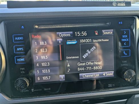 Used 2017 Toyota Tacoma TRD Sport image 22