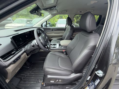 New 2026 Kia Carnival EX FWD image 25