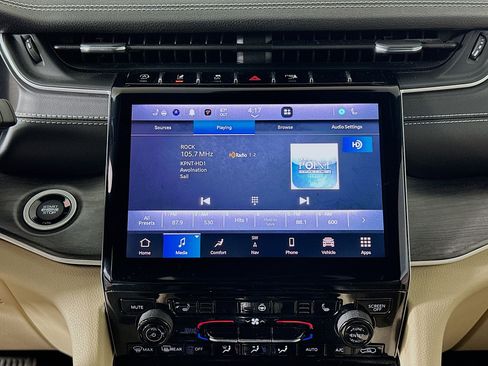 Used 2023 Jeep Grand Cherokee L Limited image 21