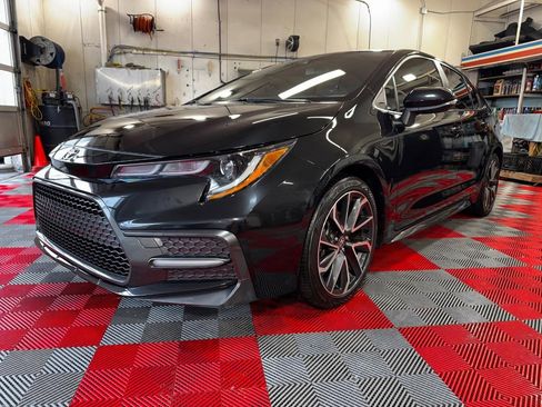 Used 2022 Toyota Corolla SE image 3