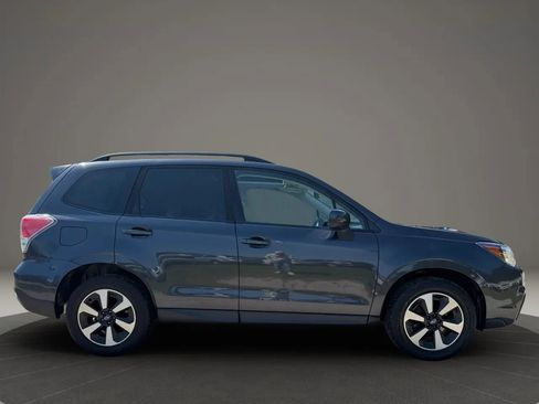 Used 2018 Subaru Forester 2.5i Premium w/ All-Weather Package AWD/4WD image 6