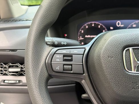 Used 2025 Honda Accord SE image 20