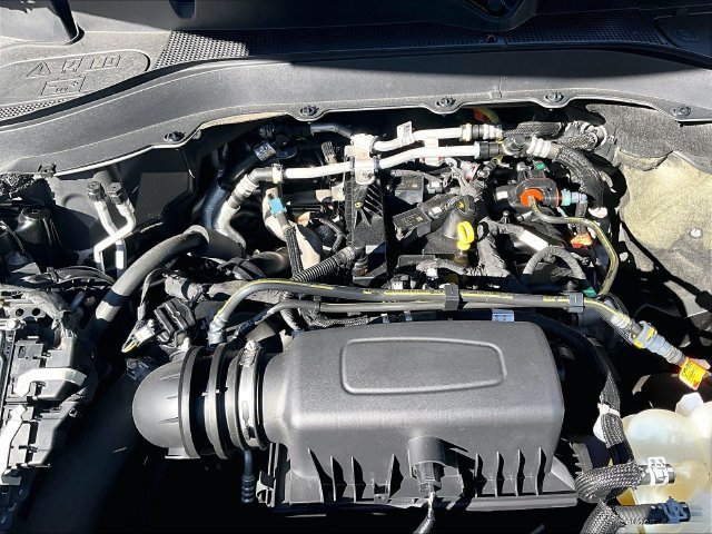 Used 2022 Ford Explorer XLT AWD/4WD image 32