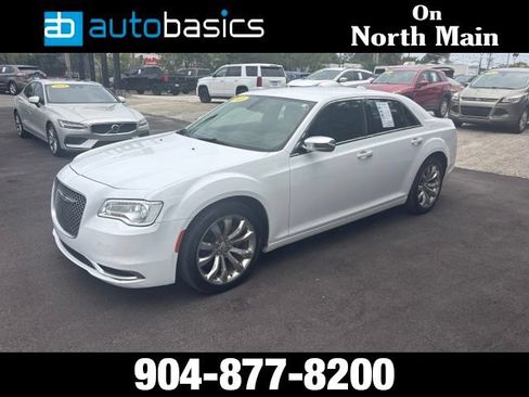 Used 2021 Chrysler 300 Touring w/ Chrome Appearance Package RWD image 1