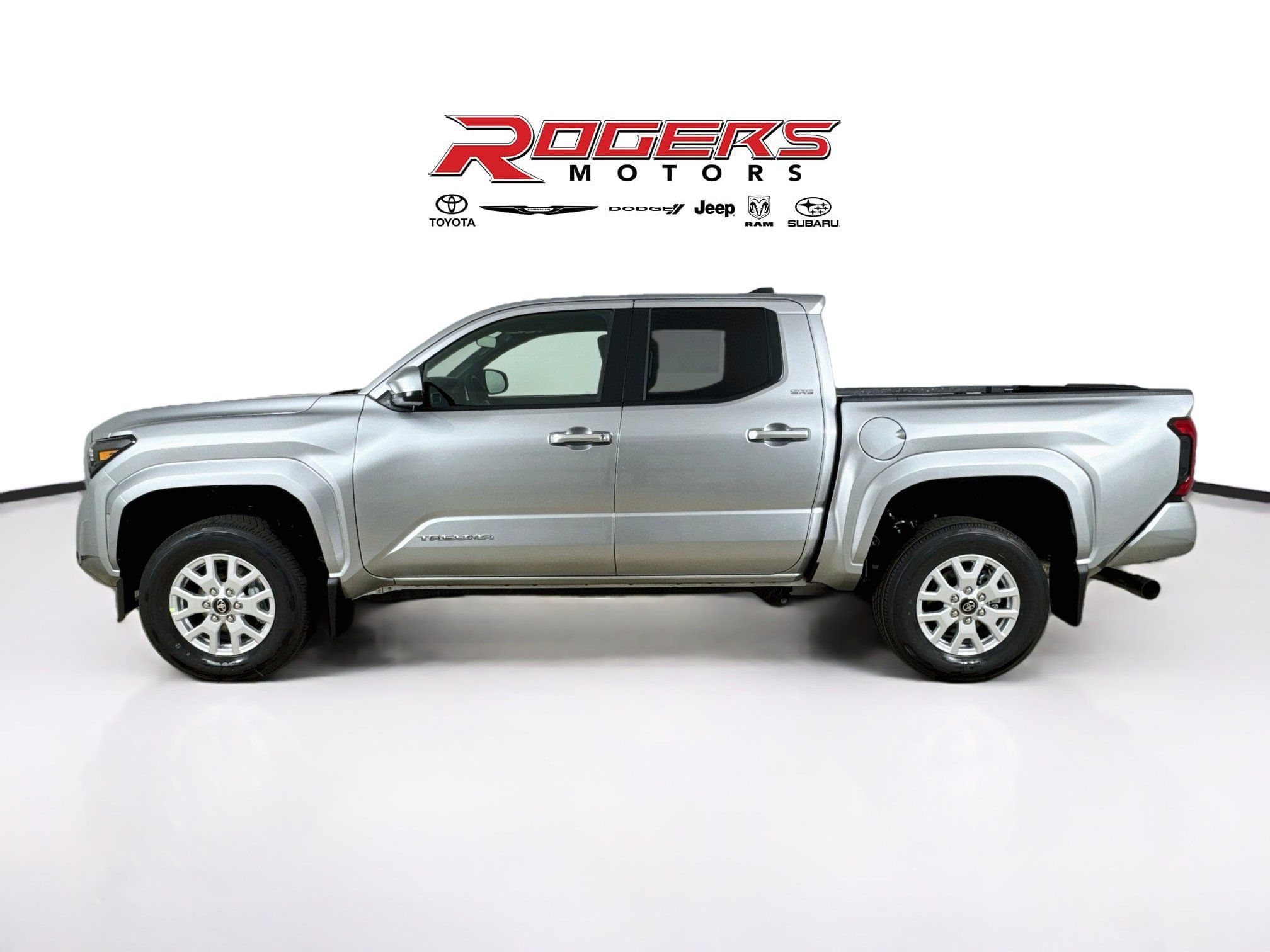 Certified 2026 Toyota Tacoma SR5 AWD/4WD image 4