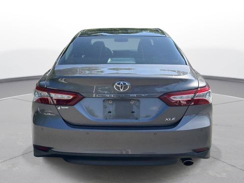 Used 2018 Toyota Camry XLE FWD image 7