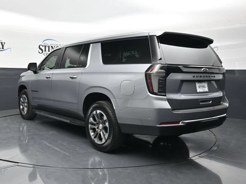 Used 2026 Chevrolet Suburban LT w/ Comfort Package RWD image 6