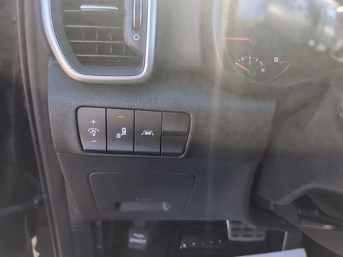Used 2021 Kia Sportage S image 26