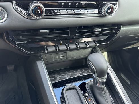 New 2026 GMC Canyon Elevation w/ Convenience Package image 23