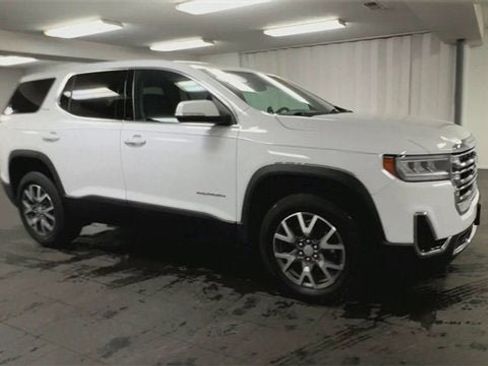 Certified 2020 GMC Acadia SLE w/ LPO, Floor Liner Package image 2