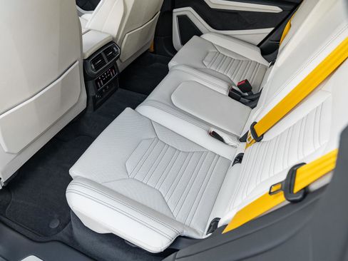 Used 2025 Lamborghini Urus SE image 34