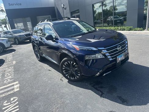 Certified 2024 Nissan Rogue Platinum w/ Platinum Premium Package AWD/4WD image 1