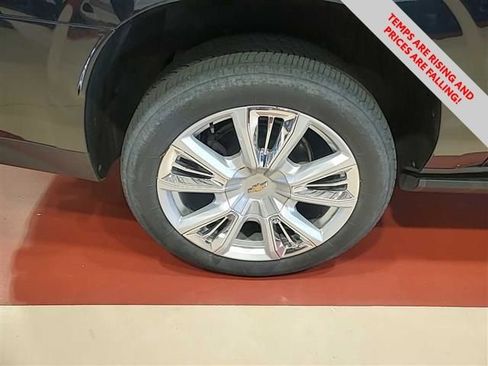 Used 2021 Chevrolet Suburban High Country w/ Premium Package image 21