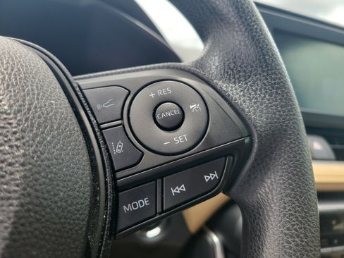 Used 2019 Toyota RAV4 XLE w/ Convenience Package FWD image 24