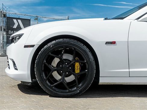 Used 2015 Chevrolet Camaro SS w/ RS Package RWD image 9