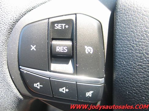 Used 2020 Ford Explorer 4WD w/ Class III Trailer Tow Package image 11
