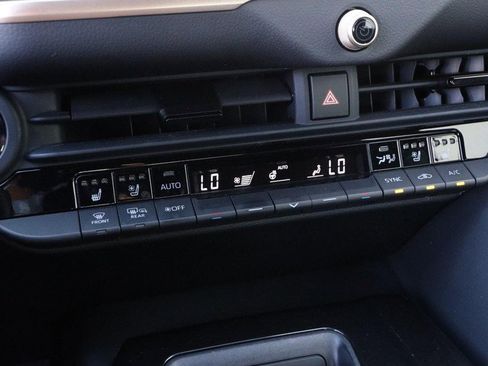 Used 2024 Toyota Crown image 18