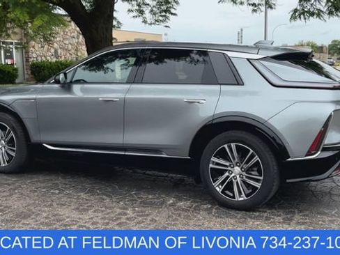 Used 2024 Cadillac Lyriq Luxury AWD/4WD image 6