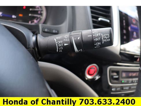 Used 2017 Honda Pilot Touring image 12