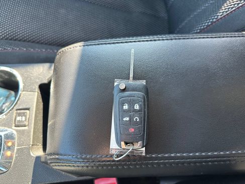 Used 2017 Chevrolet Equinox LT w/ Convenience Package AWD/4WD image 7
