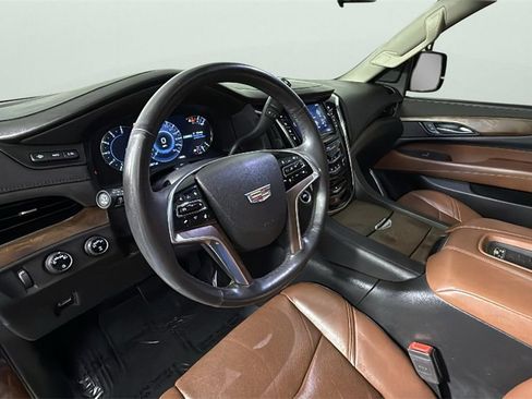 Used 2017 Cadillac Escalade Premium Luxury image 18