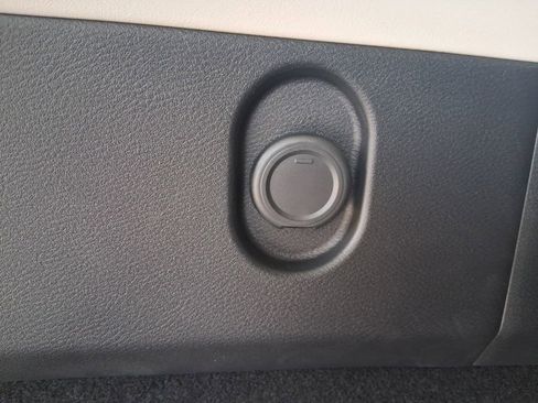 New 2026 Nissan Rogue SV AWD/4WD image 9