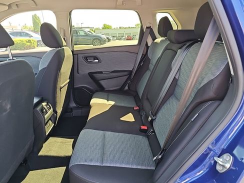 Used 2023 Nissan Rogue SV AWD/4WD image 11