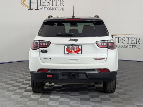 Used 2025 Jeep Compass Trailhawk w/ Trailer Tow Group AWD/4WD image 6