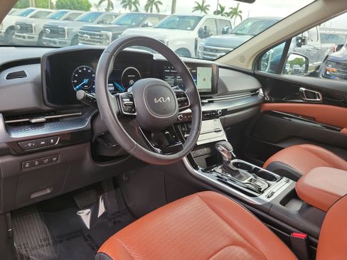 Used 2024 Kia Carnival SX Prestige FWD image 9