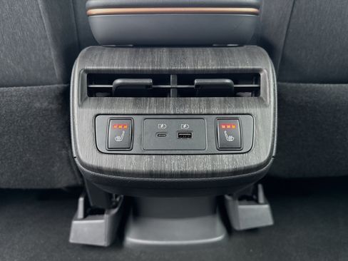 Used 2024 Nissan Ariya AWD image 20