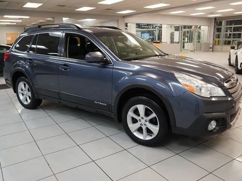 Used 2014 Subaru Outback 2.5i Limited w/ Moonroof Package image 14