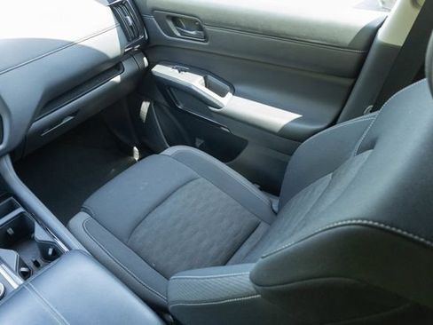 Used 2025 Nissan Pathfinder SV AWD/4WD image 27
