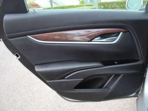 Used 2014 Cadillac XTS Luxury image 24