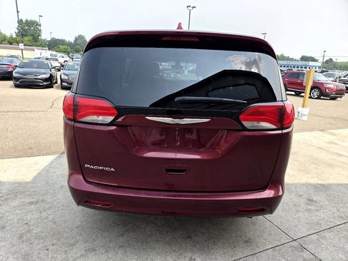 Used 2017 Chrysler Pacifica LX w/ Tire & Wheel Group image 6