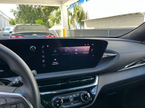 Used 2025 Buick Envista Sport Touring image 20