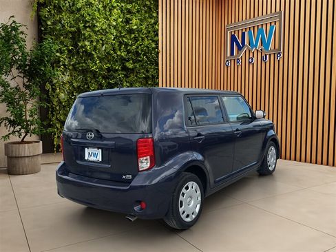 Used 2012 Scion xB FWD image 23