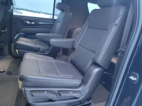 Used 2023 GMC Yukon XL Denali image 31