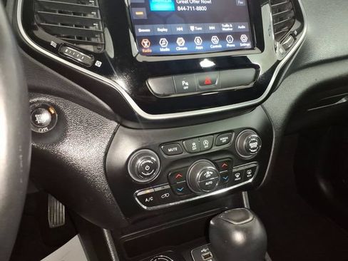 Used 2019 Jeep Cherokee Limited AWD/4WD image 21