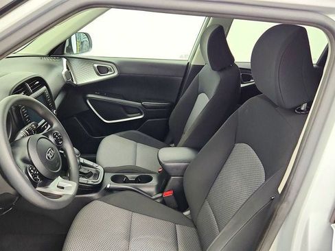 Used 2021 Kia Soul LX FWD image 18