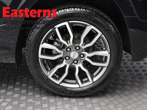 Used 2022 GMC Terrain Denali w/ Denali Premium Package AWD/4WD image 8