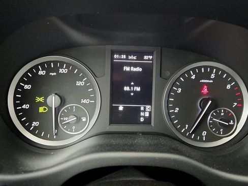 Used 2023 Mercedes-Benz Metris image 14