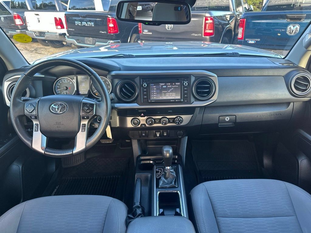 Used 2019 Toyota Tacoma SR5 AWD/4WD image 17