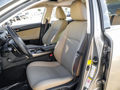 Used 2019 Lexus IS 350 image 33