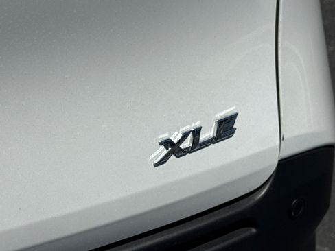 Certified 2025 Toyota Sienna XLE w/ XLE Plus Package AWD/4WD image 9