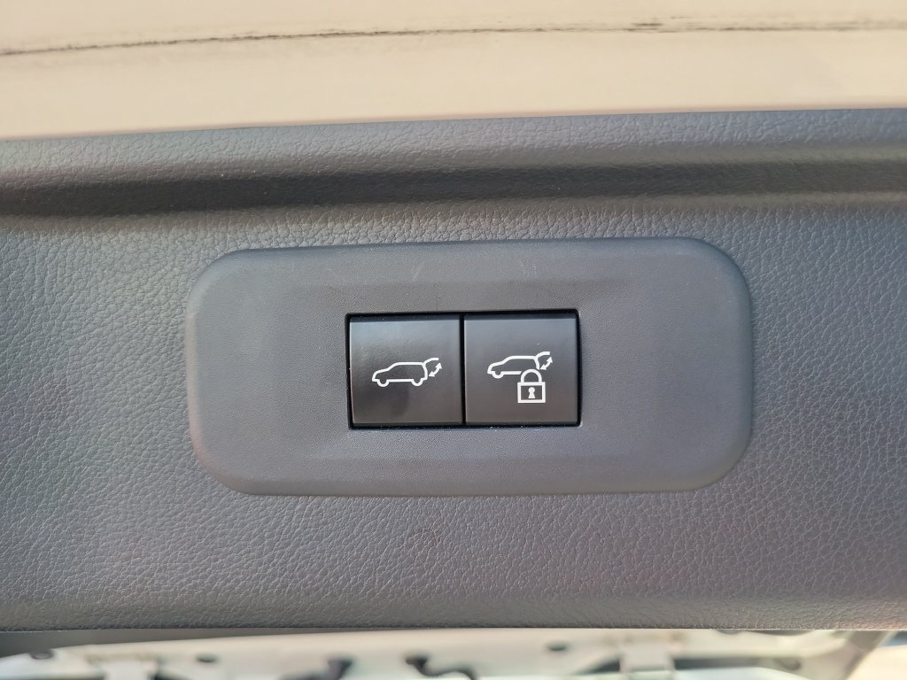Used 2024 Toyota Grand Highlander AWD image 12